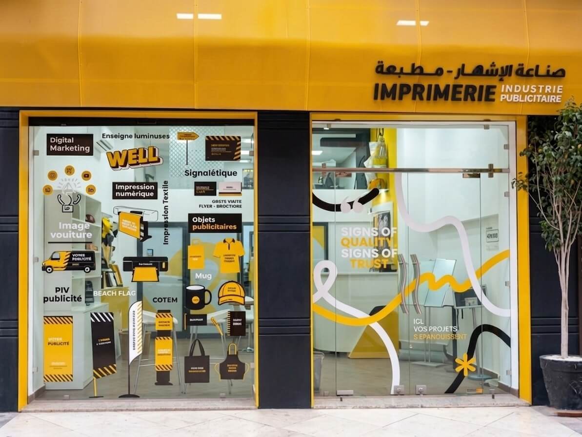 Window branding for shops – custom frosted film, decorative vinyl, one-way window graphics for retail, pharmacy and restaurant in Marrakech – Pub Industrie Marrakech